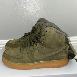 air force 1 high wb gs 'medium olive'
Size:5.5Y